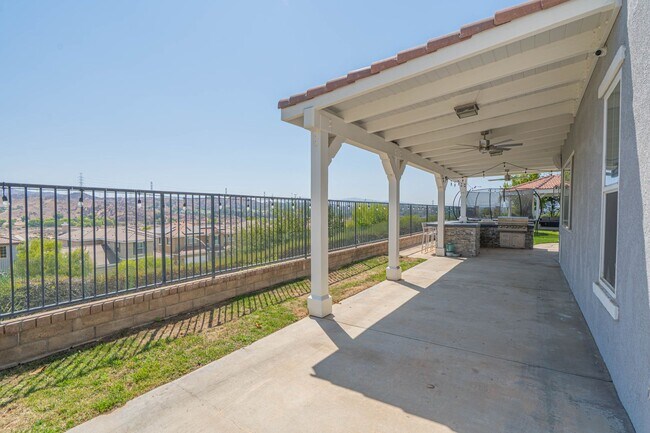 Building Photo - Spectacular 5-Bedroom Home with Pool, RV P...