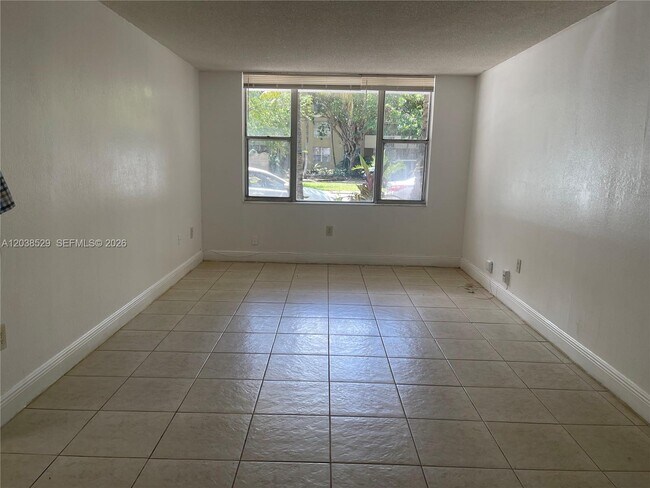 Building Photo - 1805 Sans Souci Blvd