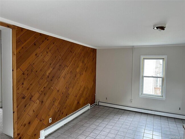 Building Photo - 143 Main St