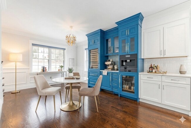 Building Photo - 53 Old Mystic St