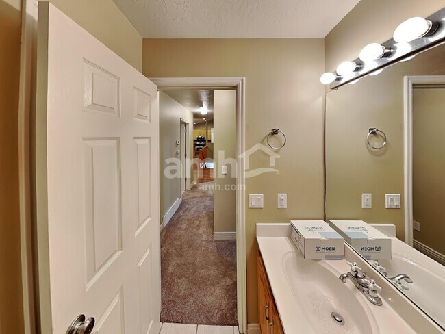Building Photo - 5233 W Elk Horn Peak Dr