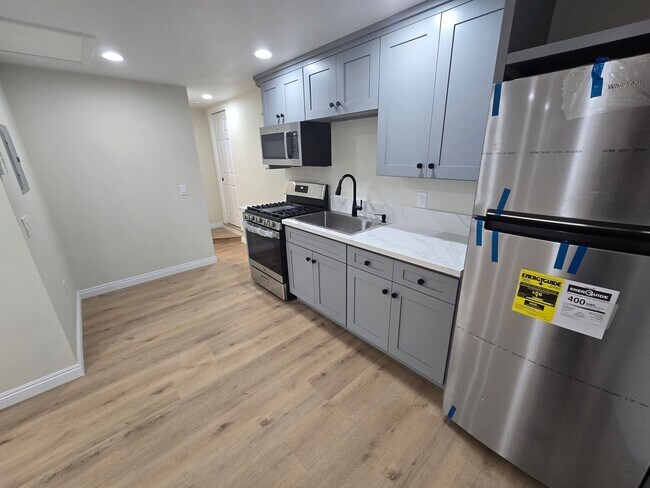 Building Photo - 13938 Ragus St