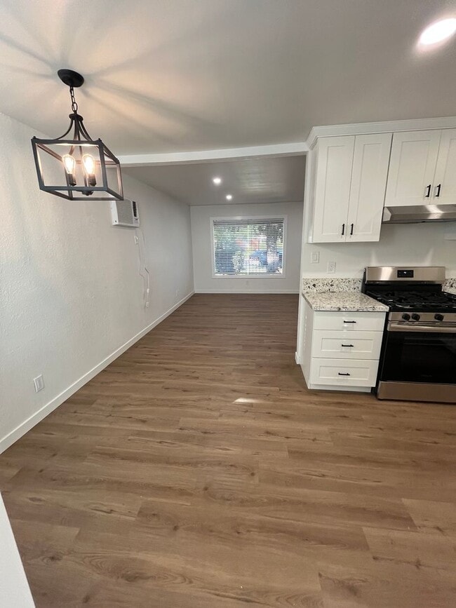 Building Photo - 230 S Murray Ave