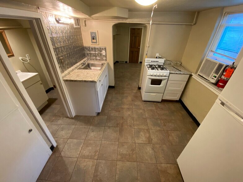 Building Photo - 1011 Fremont St