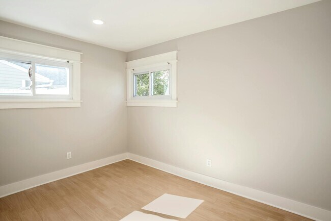 Building Photo - 288 Acre Ln
