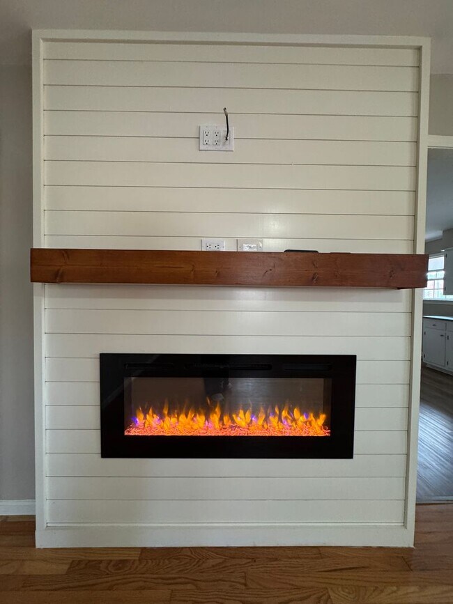 Building Photo - Private 3/2 Country House- $1,595