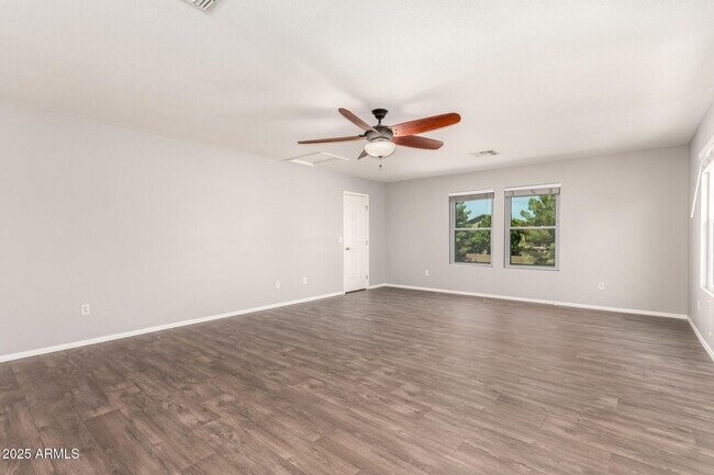 Building Photo - 2771 S Sailors Way