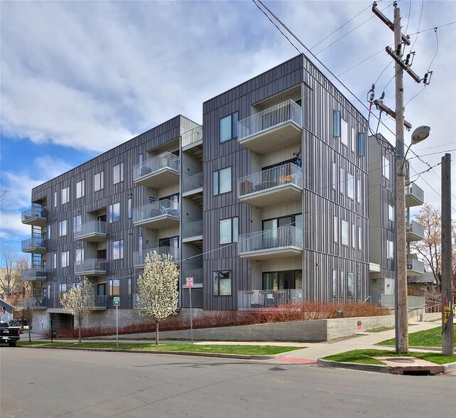Building Photo - 2752 N Clay St