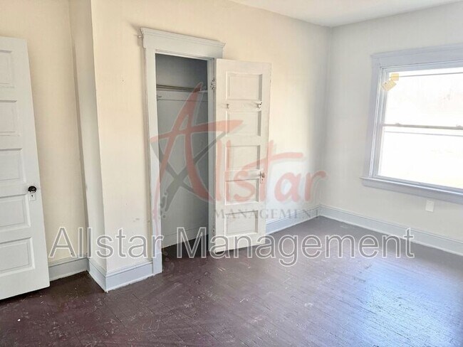Building Photo - 1374 E 94th St
