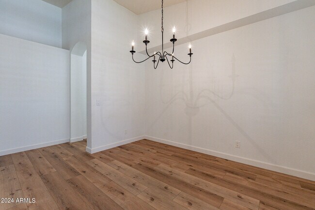 Building Photo - 1449 W Antiqua Dr