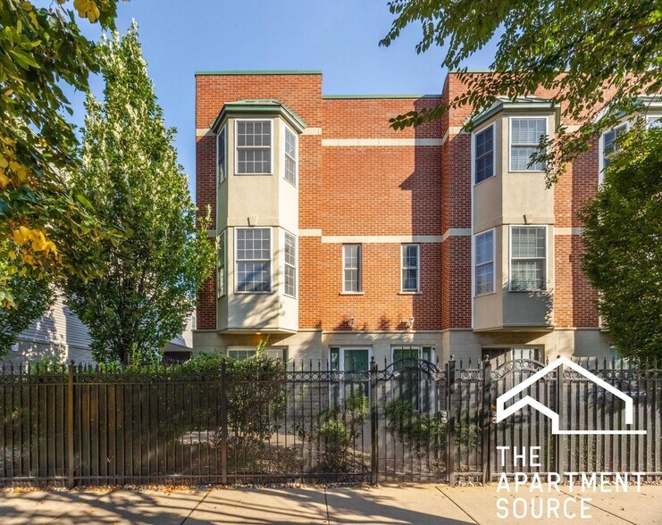 Building Photo - 2320 W Adams St