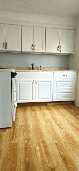 Building Photo - 56 4th Ave