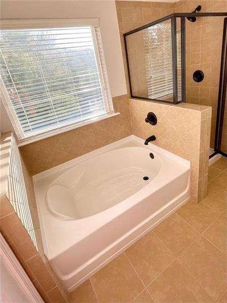 Building Photo - 4408 Black Hills Dr NW