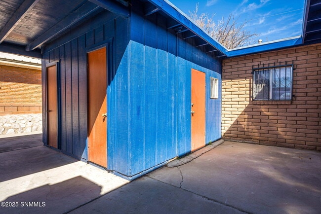 Building Photo - 963 Maple St