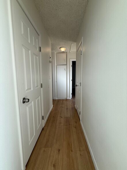 Building Photo - 144 E Avenue Q