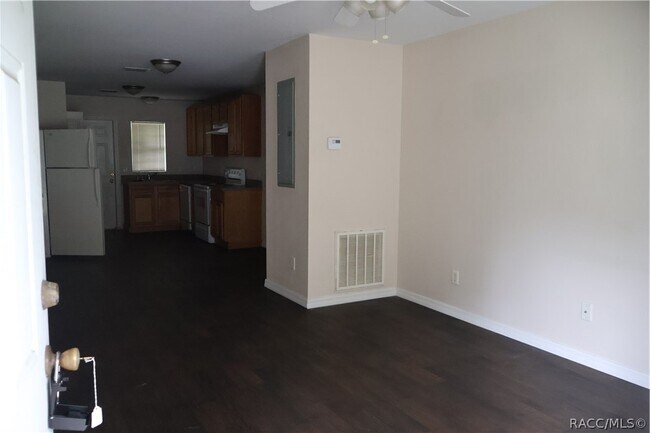 Building Photo - 9047 N Travis Dr