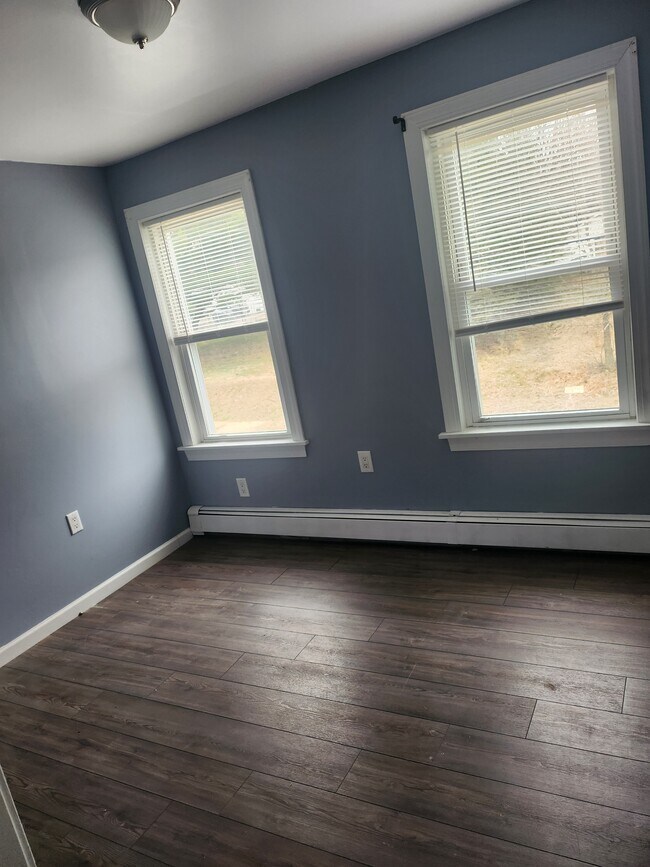 Building Photo - 103 Saint Paul St