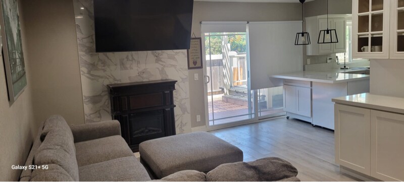 Building Photo - 4233 Fairhaven Ave