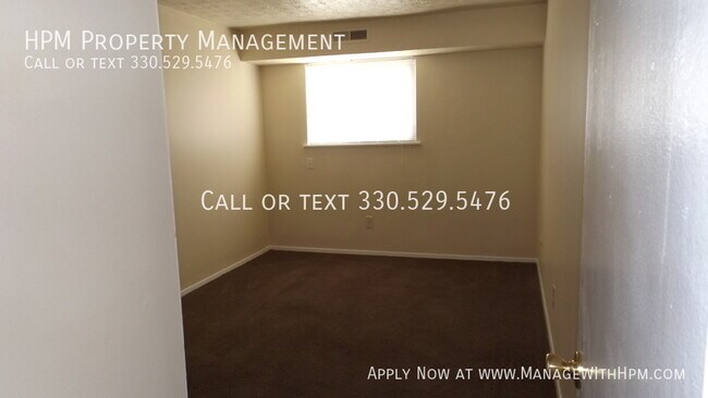Building Photo - 841 SilverMeadow 102-
