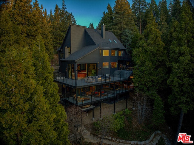 Building Photo - 654 Cumberland Dr