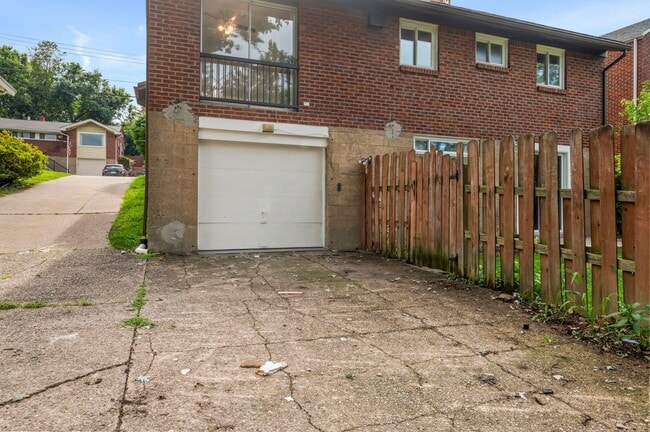 Building Photo - *OPEN HOUSE THIS THURSDAY 8/14 AT 5PM!* Go...