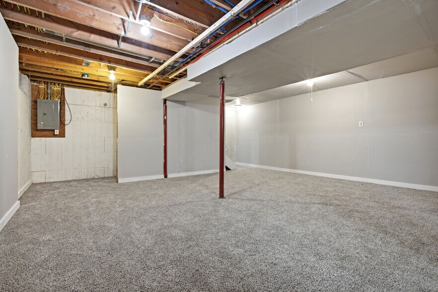 Building Photo - 16690 Dayton St