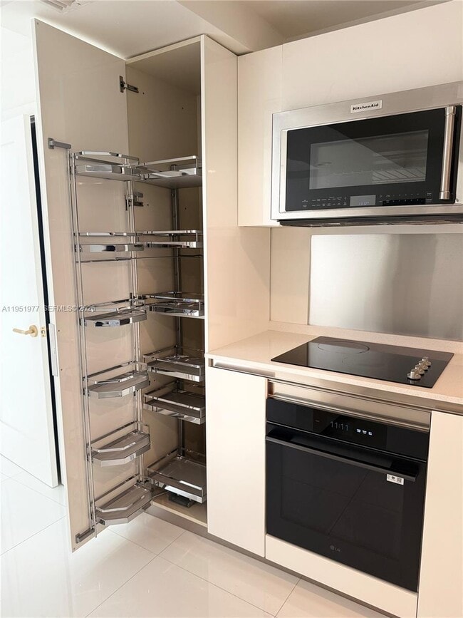 Building Photo - 4000 Towerside Terrace