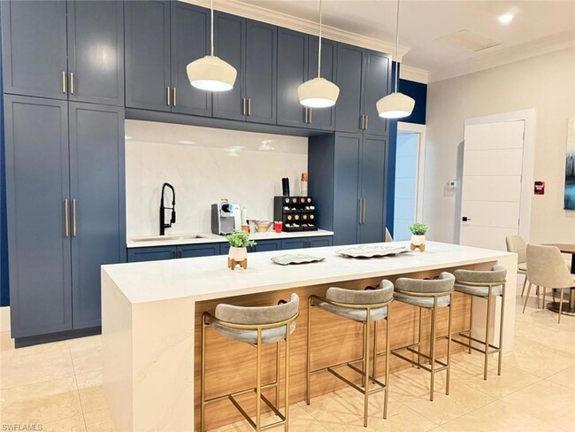 Building Photo - 7013 Romana Way