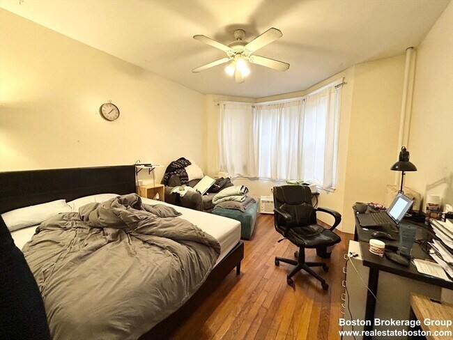 Building Photo - 39 Hemenway St