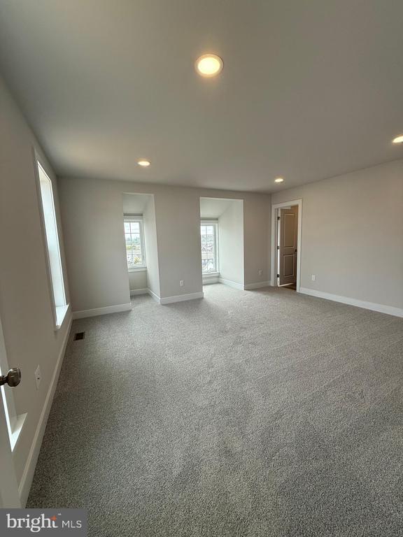 Building Photo - 3121 Overlook Dr