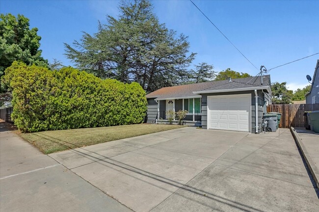 Building Photo - 406 Central Ave