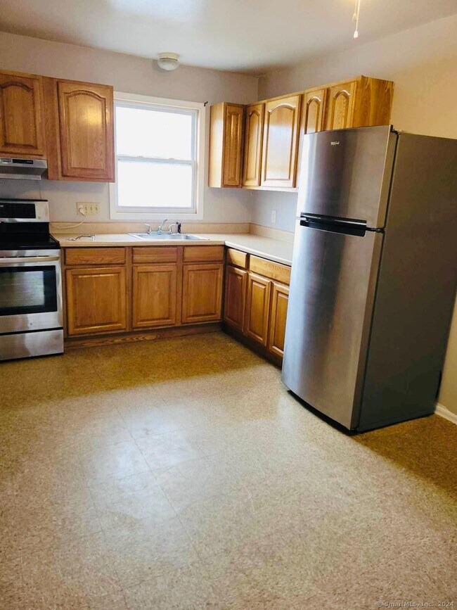 Building Photo - 58 Royal Oak Dr