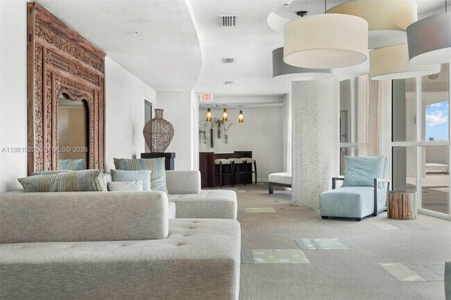 Building Photo - 500 NE 29th St