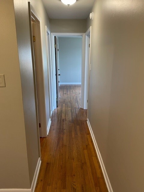 Building Photo - 915 Country Club Dr