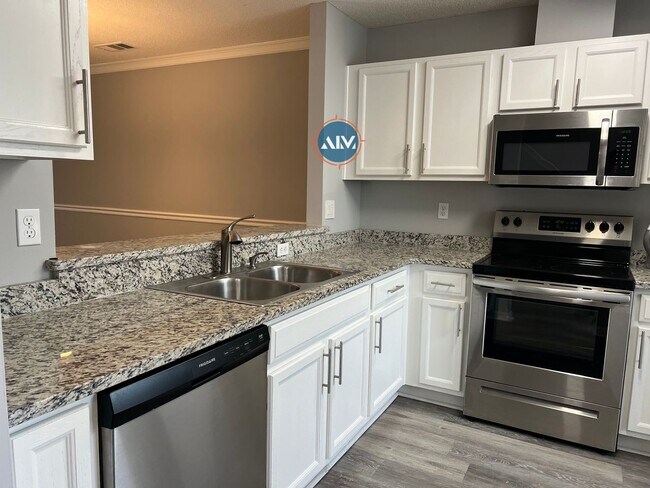 Building Photo - Modern 2-Bed Townhouse in Bluffton!