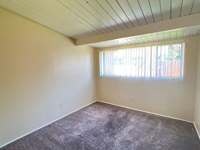 Building Photo - 6tp3110