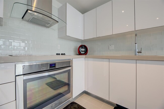 Building Photo - 1600 NE 1st Ave