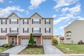 Building Photo - 6383 CREEKBEND