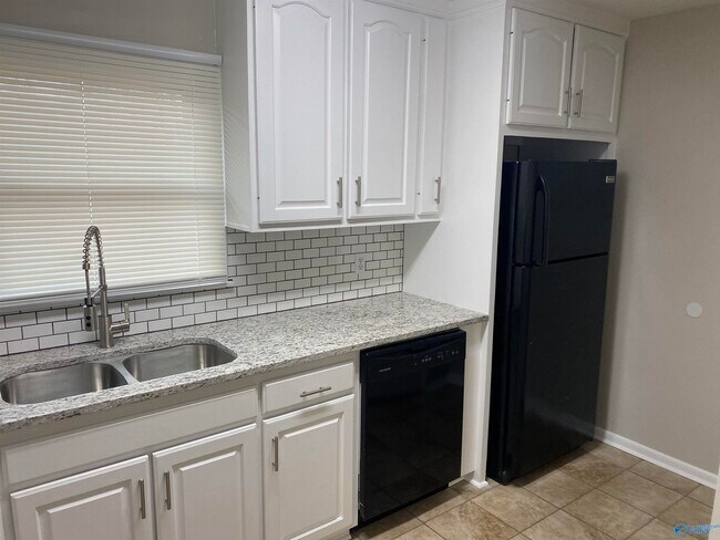 Building Photo - 1515 Clb Vw Dr NW