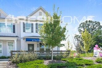 Building Photo - 7441 Eaveswell St