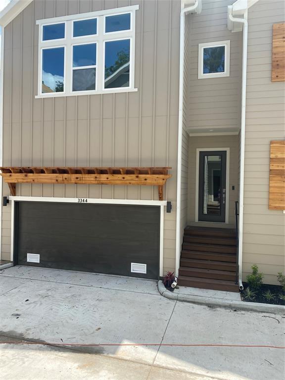 Building Photo - 3344 Pinemont Dr
