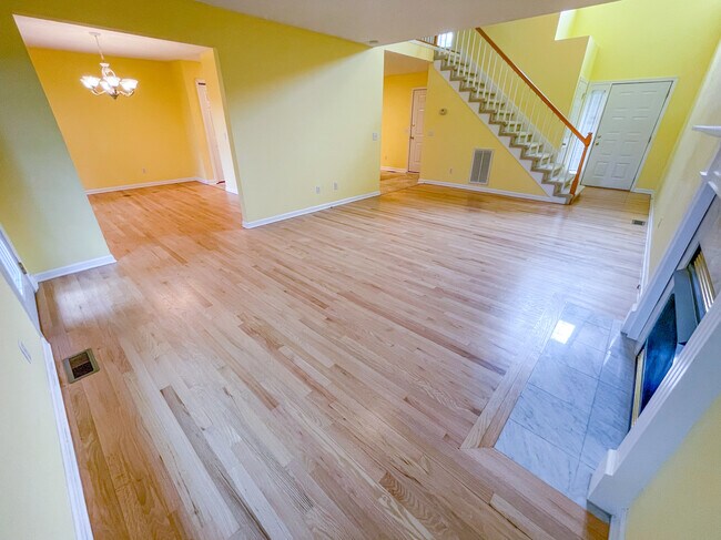 Building Photo - 156 Robinson Walk