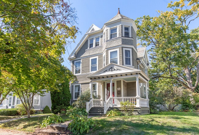 Primary Photo - 218 Alden Ave