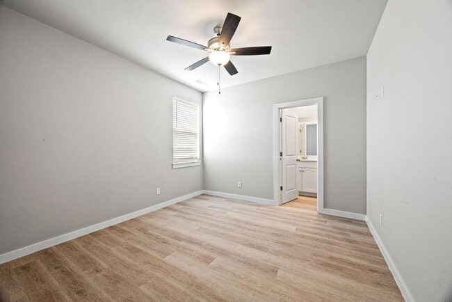 Building Photo - 1801 SW Poigai Wy