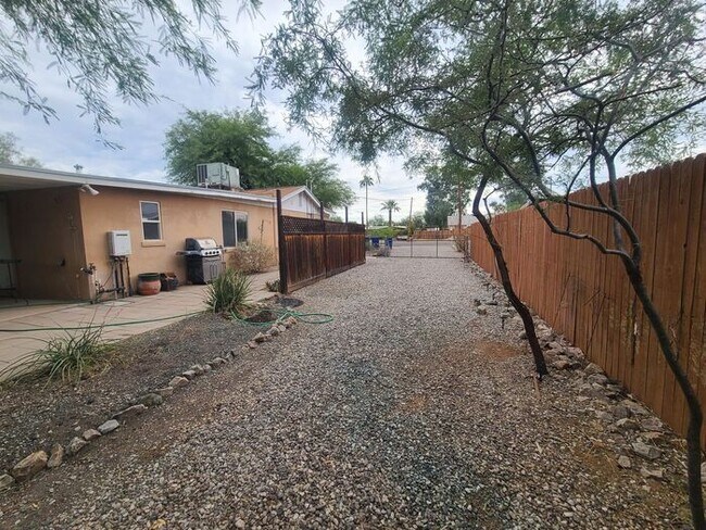 Building Photo - Beautiful 2 bedroom 2 bathroom!