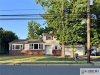 Building Photo - 742 Grove Ave