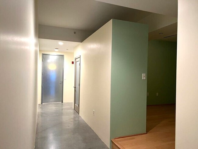 Building Photo - Exceptional condo unit in the heart Boston...