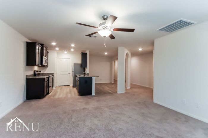 Building Photo - 10474 Sweetwater Creek Dr