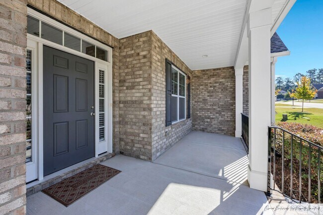 Building Photo - ONE STORY EXECUTIVE HOME READY FOR YOU IN REGATTA FOREST