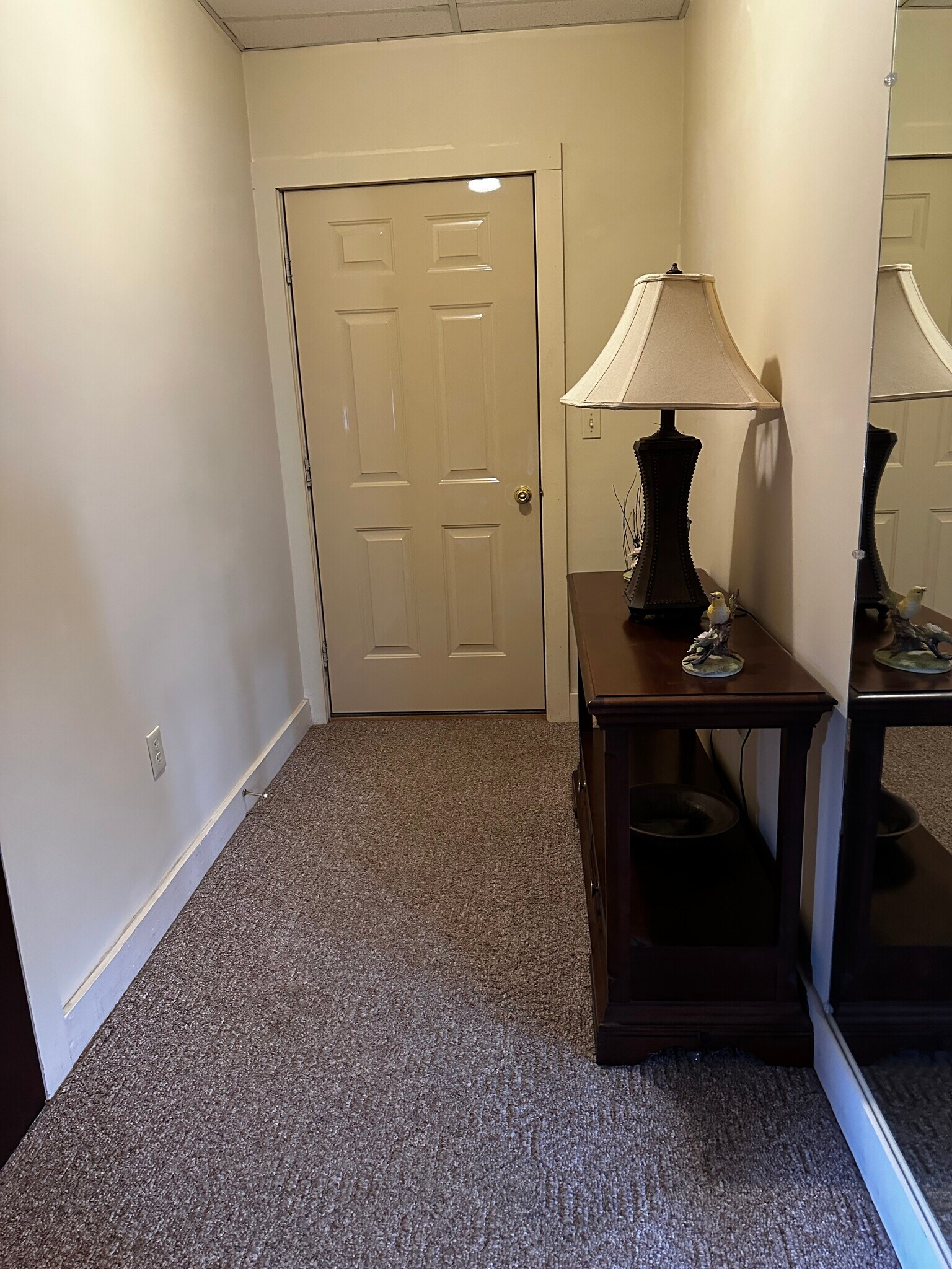 Building Photo - 583 Mill St